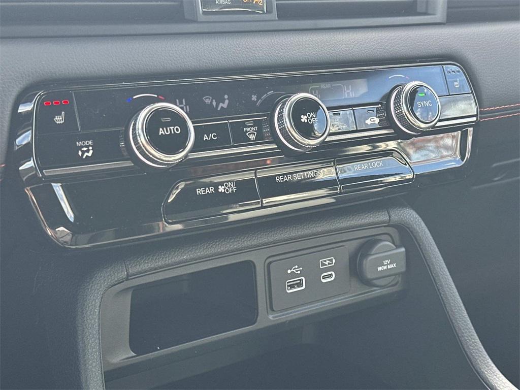 new 2025 Honda Pilot car, priced at $51,830