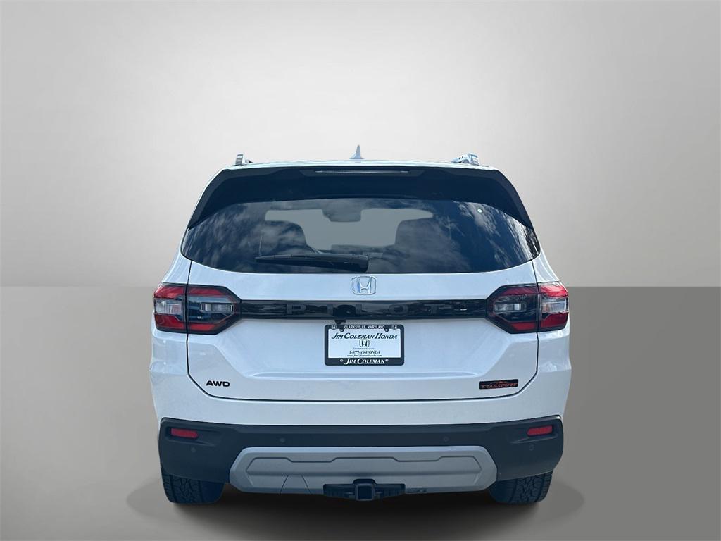 new 2025 Honda Pilot car, priced at $51,830