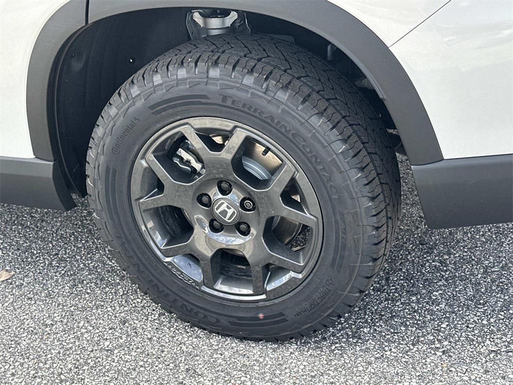 new 2025 Honda Pilot car, priced at $51,830