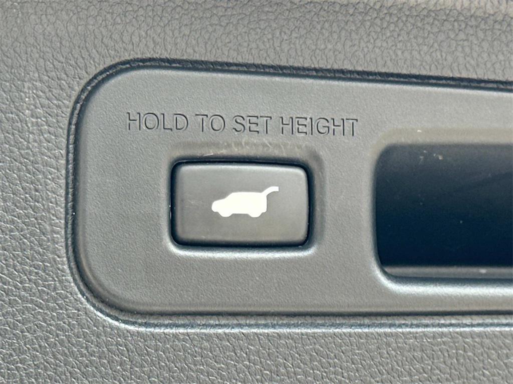 used 2023 Honda Pilot car, priced at $38,800