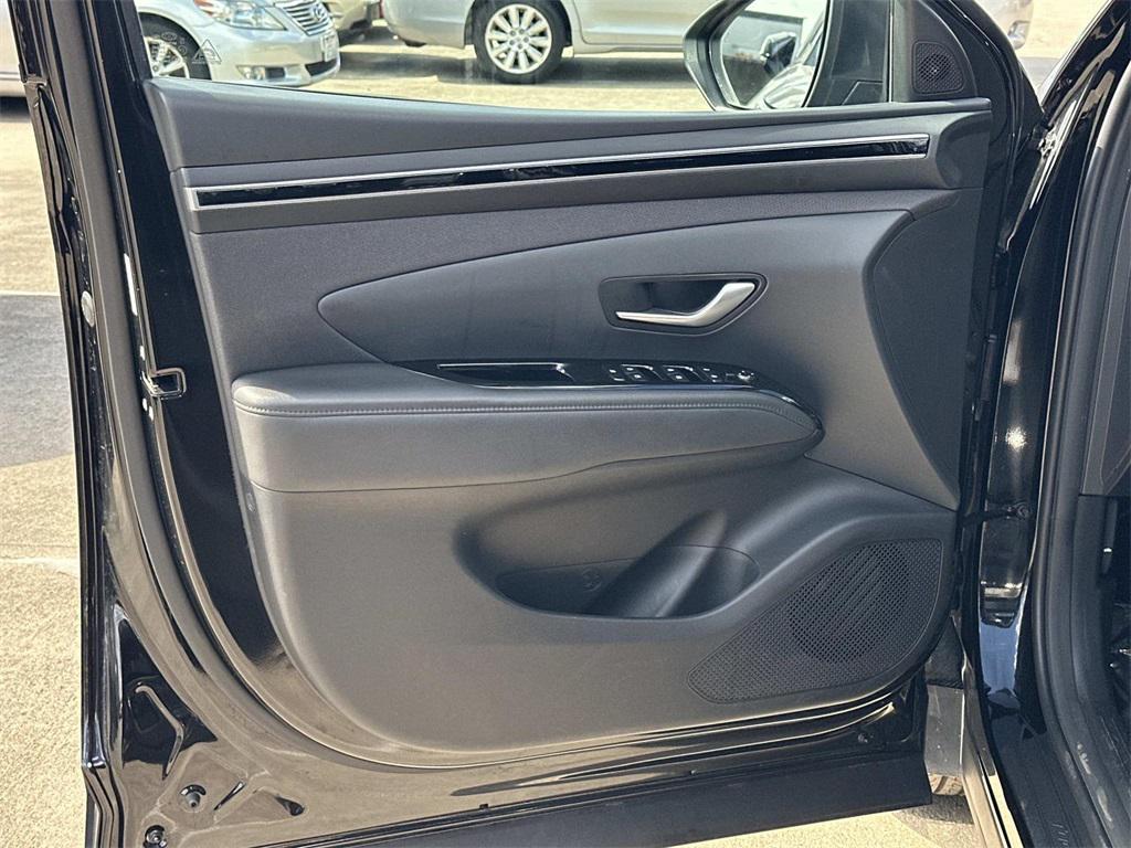 used 2024 Hyundai TUCSON Hybrid car, priced at $27,000