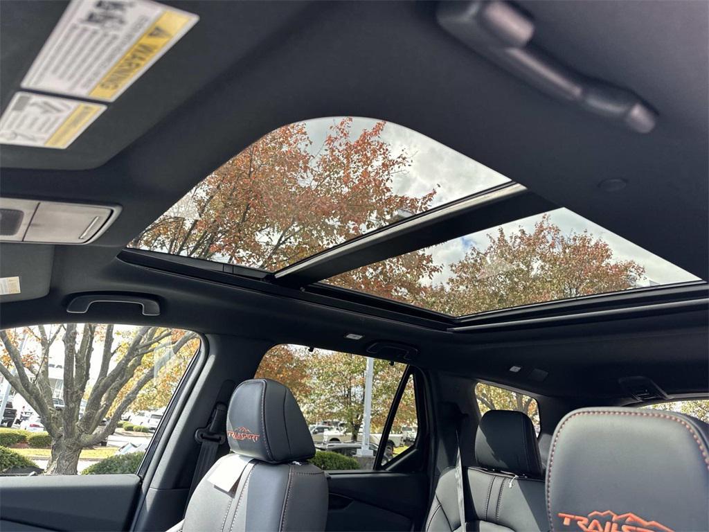 new 2025 Honda Pilot car, priced at $50,895