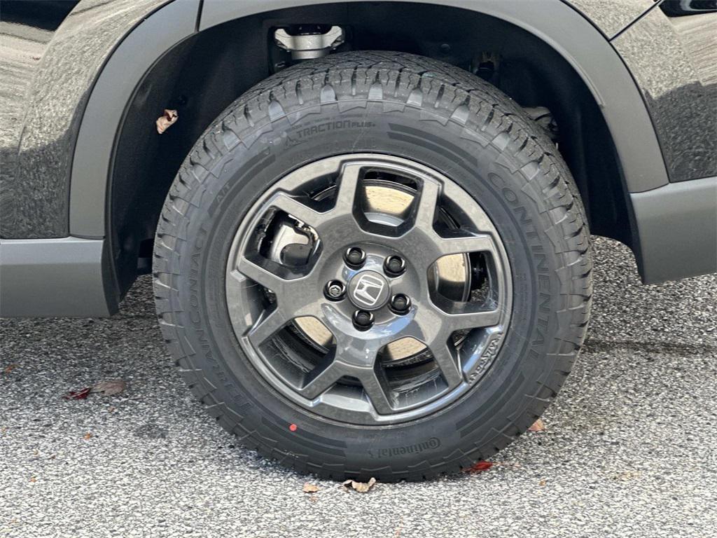 new 2025 Honda Pilot car, priced at $50,895