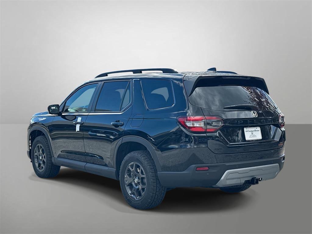 new 2025 Honda Pilot car, priced at $50,895