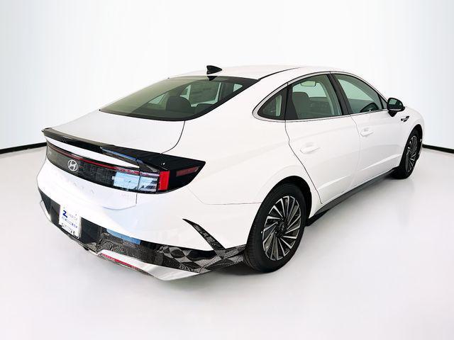 new 2025 Hyundai Sonata Hybrid car, priced at $30,720