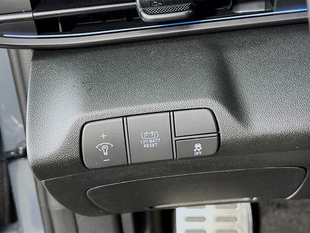 new 2025 Hyundai ELANTRA HEV car, priced at $26,061