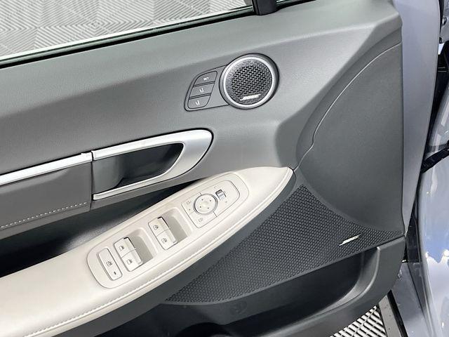 new 2025 Hyundai Sonata Hybrid car, priced at $36,942