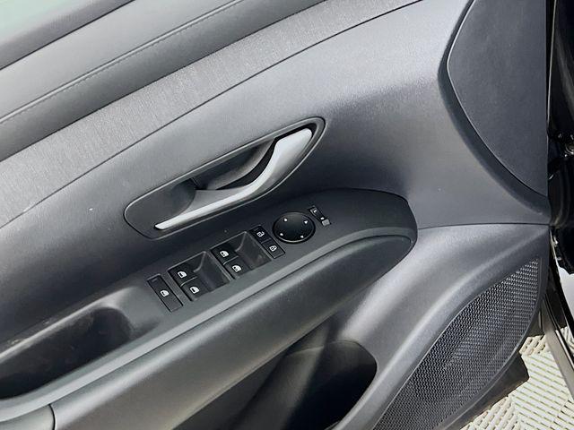 new 2025 Hyundai TUCSON Hybrid car, priced at $34,813