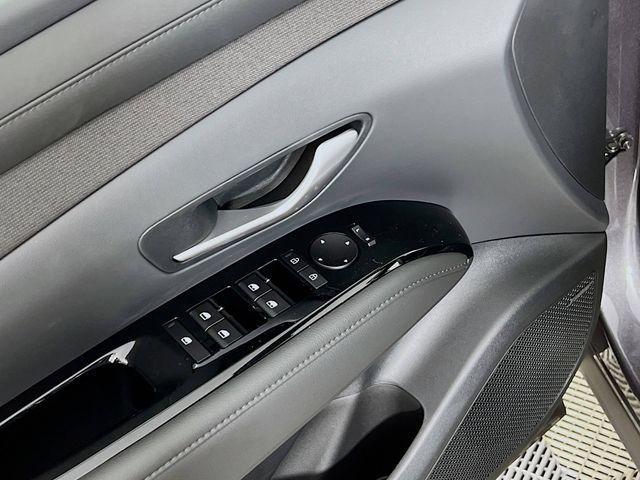 new 2025 Hyundai TUCSON Hybrid car, priced at $39,691