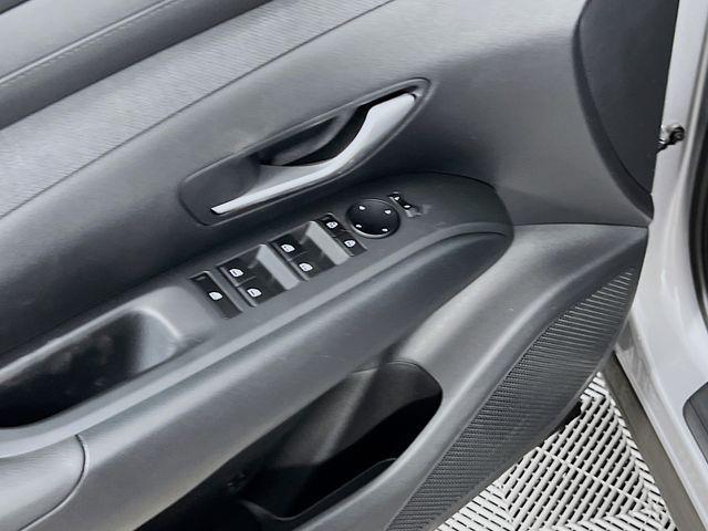 new 2025 Hyundai TUCSON Hybrid car, priced at $34,563