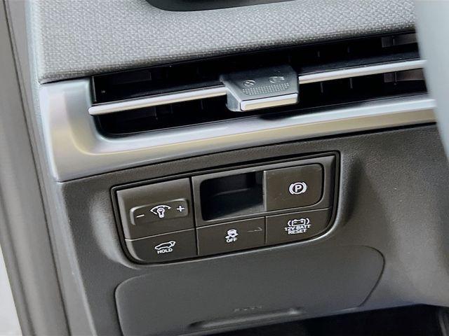 new 2025 Hyundai TUCSON Hybrid car, priced at $34,563