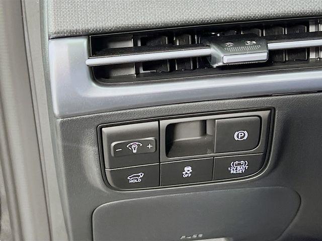 new 2025 Hyundai TUCSON Hybrid car, priced at $34,491