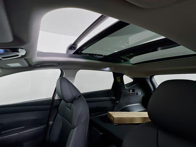 new 2025 Hyundai TUCSON Hybrid car, priced at $35,216