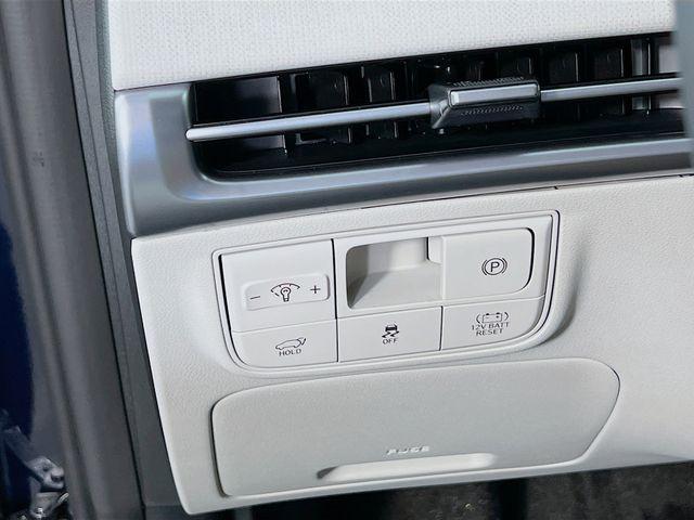 new 2026 Hyundai TUCSON Hybrid car, priced at $33,347