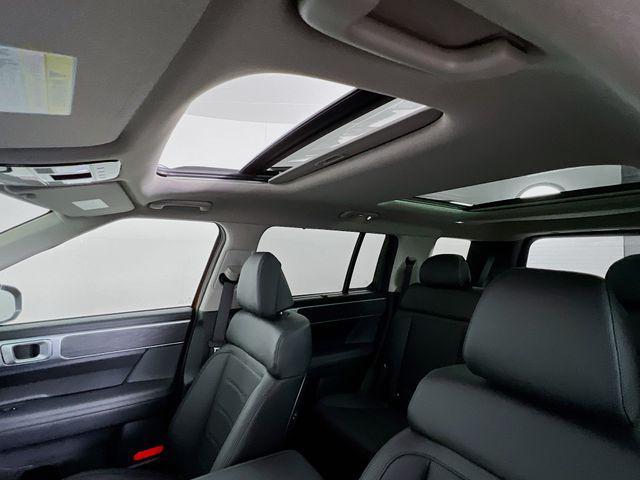 new 2025 Hyundai Santa Fe car, priced at $43,504
