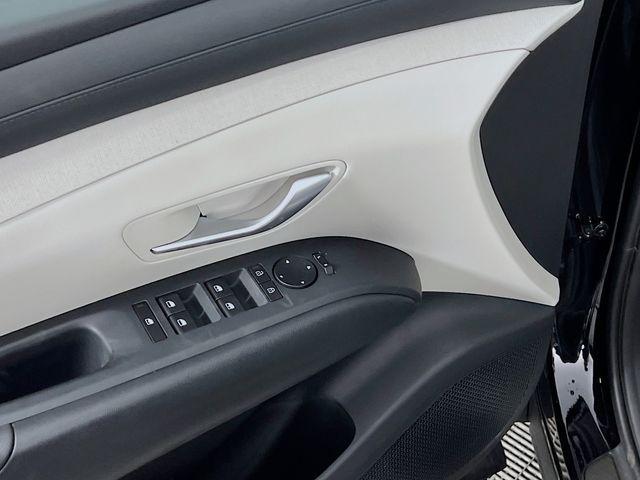 new 2025 Hyundai TUCSON Hybrid car, priced at $35,026