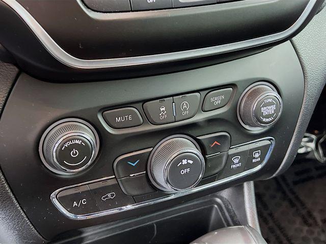 used 2020 Jeep Cherokee car, priced at $17,990