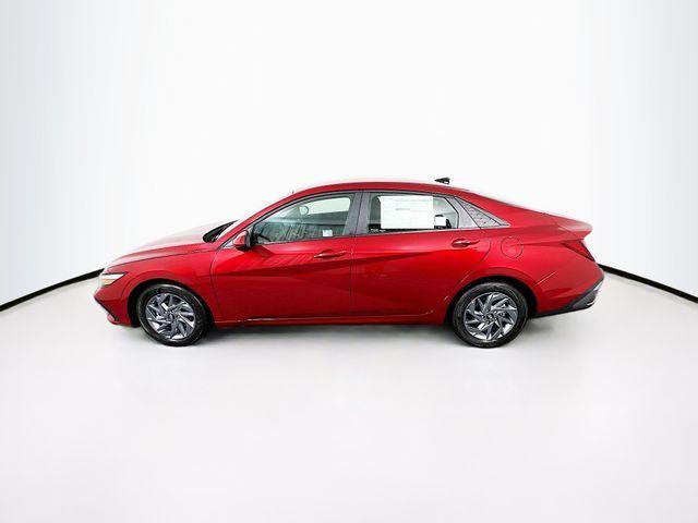 new 2024 Hyundai Elantra car, priced at $22,557
