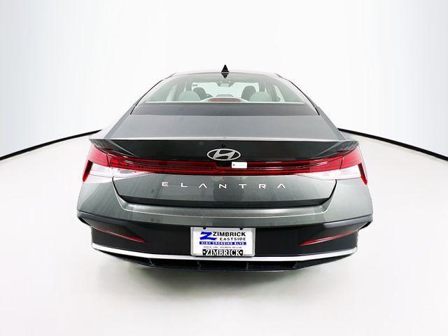 new 2024 Hyundai Elantra car, priced at $24,924