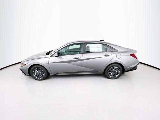 new 2024 Hyundai Elantra HEV car, priced at $26,440