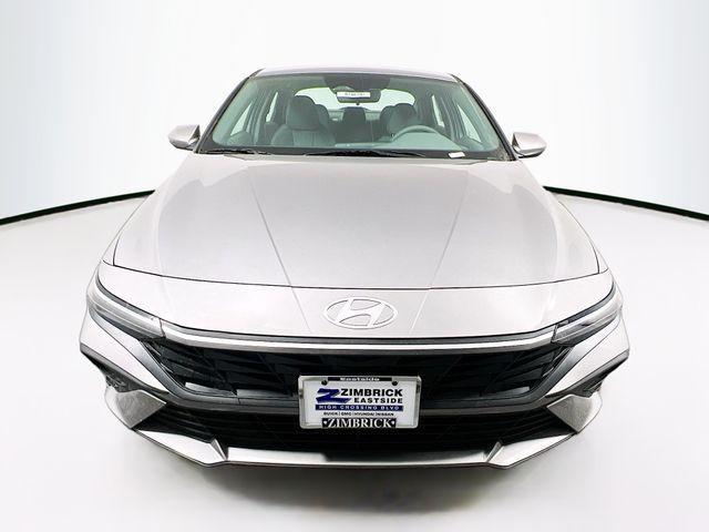 new 2024 Hyundai Elantra car, priced at $23,070