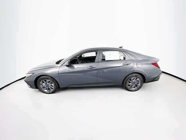 new 2024 Hyundai Elantra HEV car, priced at $26,610