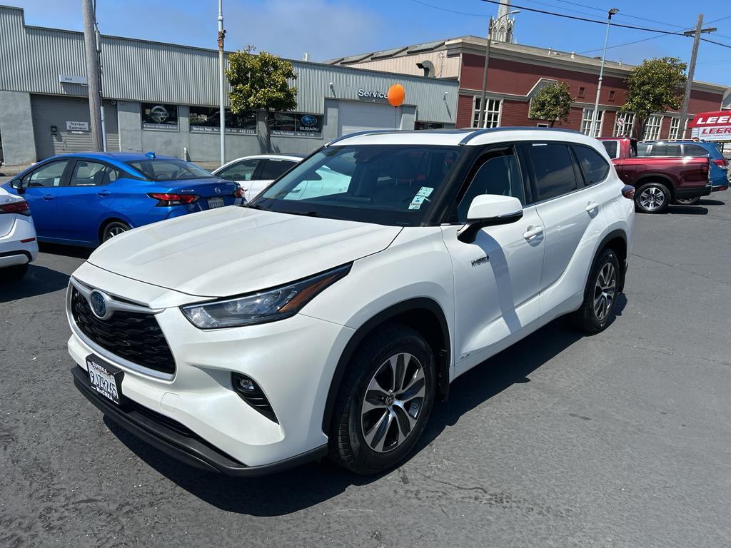 used 2020 Toyota Highlander Hybrid car, priced at $37,995
