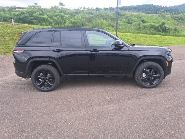 new 2024 Jeep Grand Cherokee car, priced at $53,999