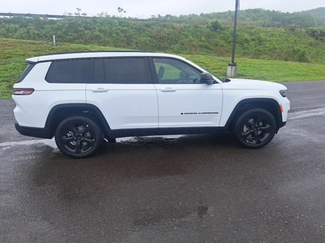 new 2024 Jeep Grand Cherokee L car, priced at $55,499