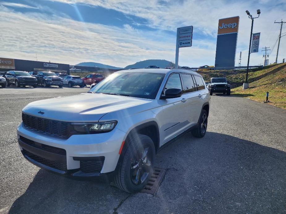 new 2024 Jeep Grand Cherokee L car, priced at $47,999