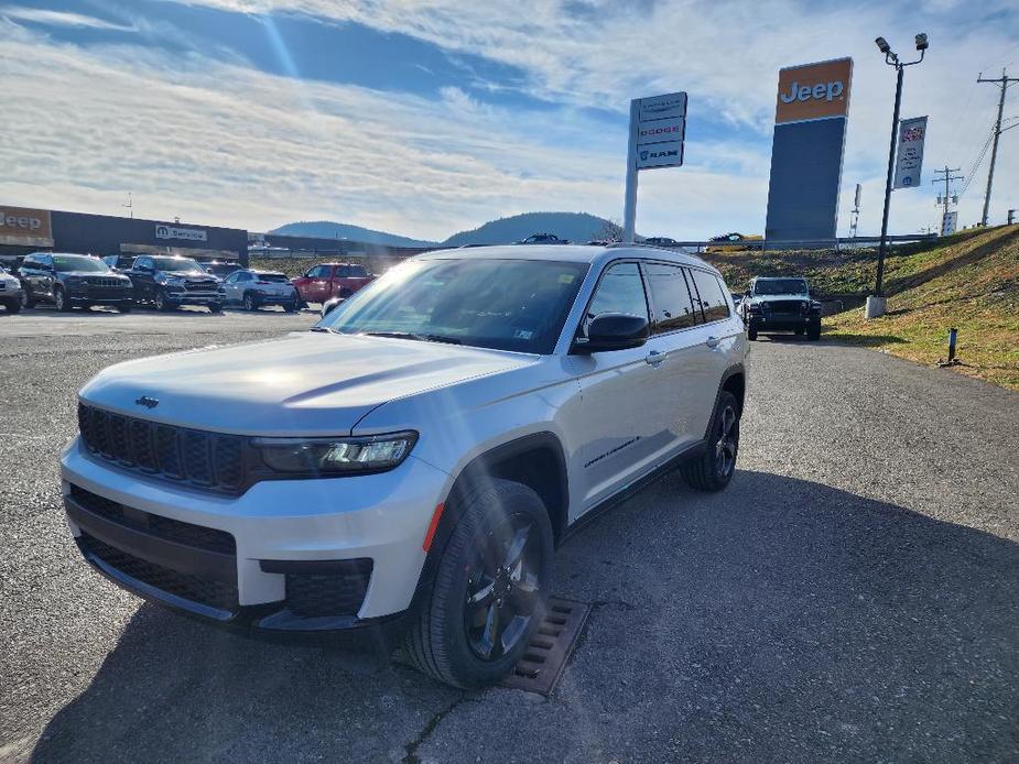 new 2024 Jeep Grand Cherokee L car, priced at $48,999