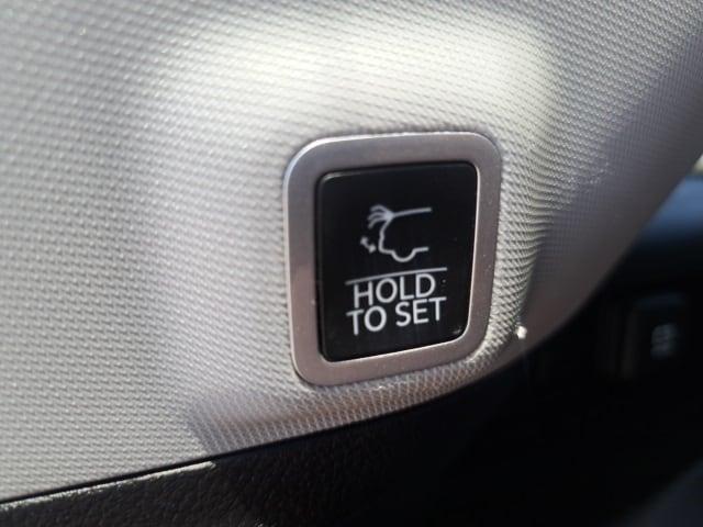 used 2023 Jeep Grand Cherokee car, priced at $38,490