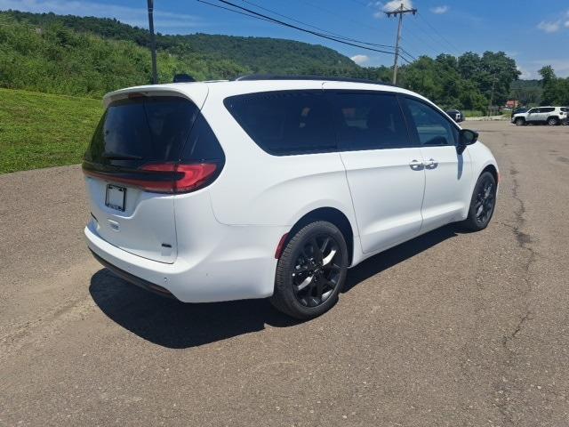 new 2024 Chrysler Pacifica car, priced at $48,990