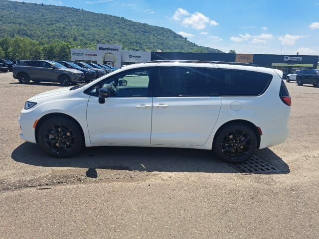 new 2024 Chrysler Pacifica car, priced at $48,990