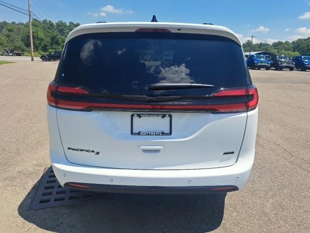 new 2024 Chrysler Pacifica car, priced at $48,990