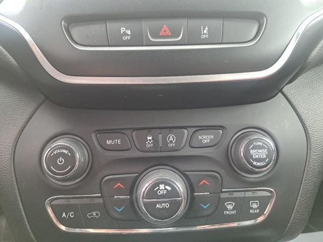 used 2021 Jeep Cherokee car, priced at $22,490