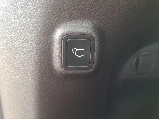 used 2021 Jeep Cherokee car, priced at $23,990