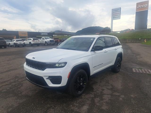 new 2025 Jeep Grand Cherokee car, priced at $44,749