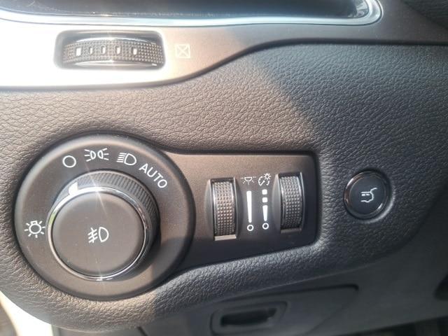 used 2021 Jeep Cherokee car, priced at $25,990