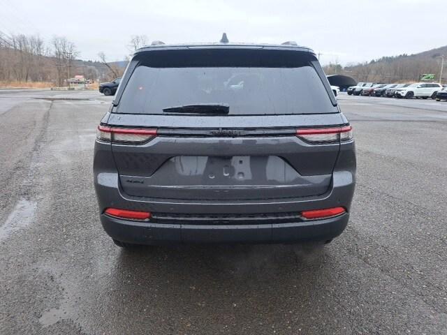new 2025 Jeep Grand Cherokee car, priced at $46,530