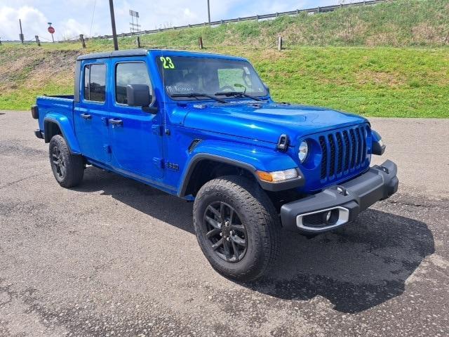 new 2023 Jeep Gladiator car, priced at $47,363