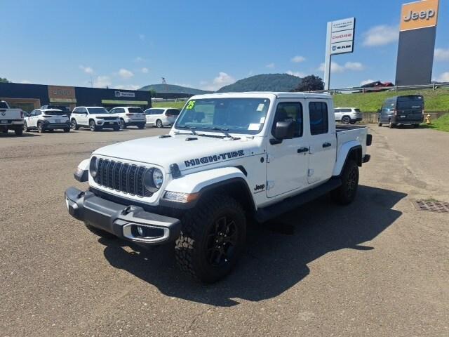 new 2025 Jeep Gladiator car, priced at $48,395