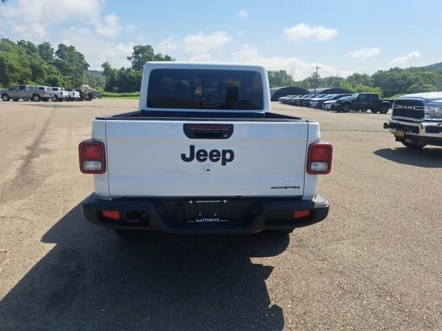 new 2025 Jeep Gladiator car, priced at $48,395