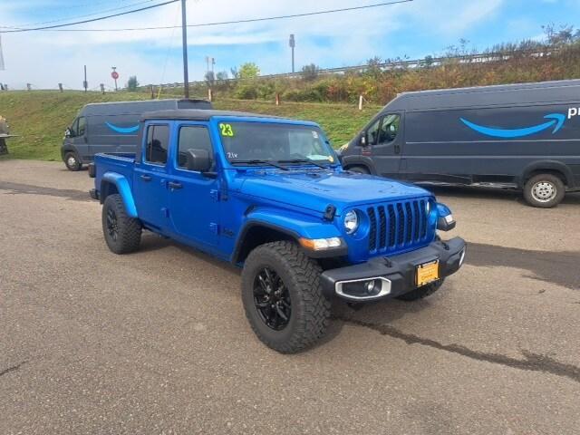 used 2023 Jeep Gladiator car, priced at $33,884