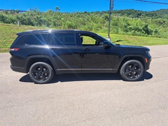 new 2024 Jeep Grand Cherokee L car, priced at $55,499