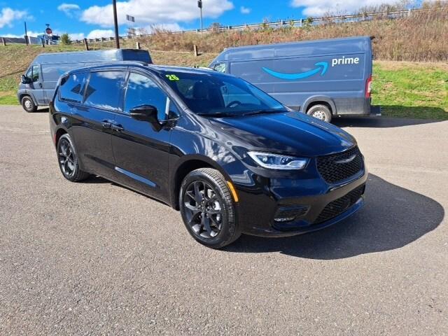 new 2026 Chrysler Pacifica car, priced at $49,894