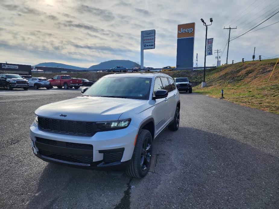 new 2024 Jeep Grand Cherokee L car, priced at $47,999