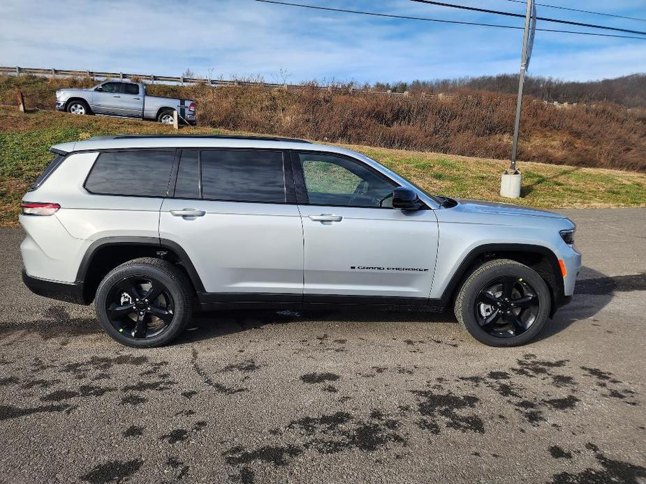 new 2024 Jeep Grand Cherokee L car, priced at $47,999