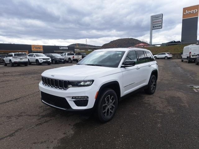 new 2025 Jeep Grand Cherokee car, priced at $45,687