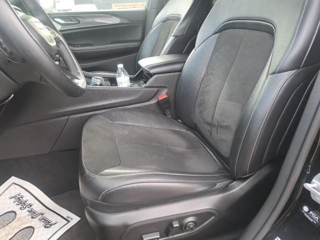 used 2022 Jeep Grand Cherokee car, priced at $31,425